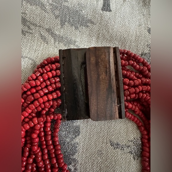 Red Multi-Strand Necklace & Bracelet. - Picture 4 of 6